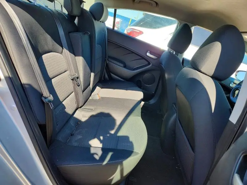 2017 KIA FORTE LX  