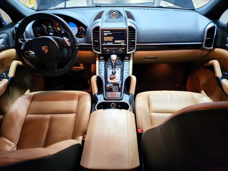 2014 PORSCHE CAYENNE   