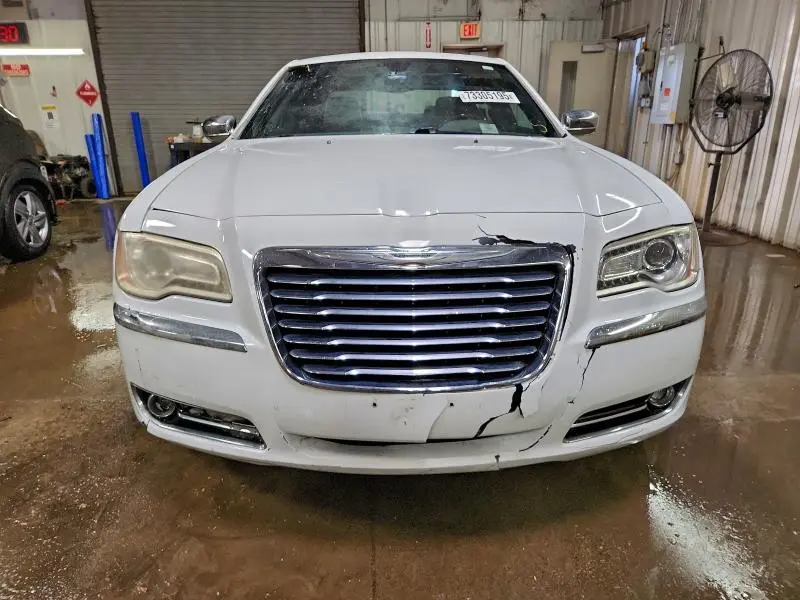 2011 CHRYSLER 300C   