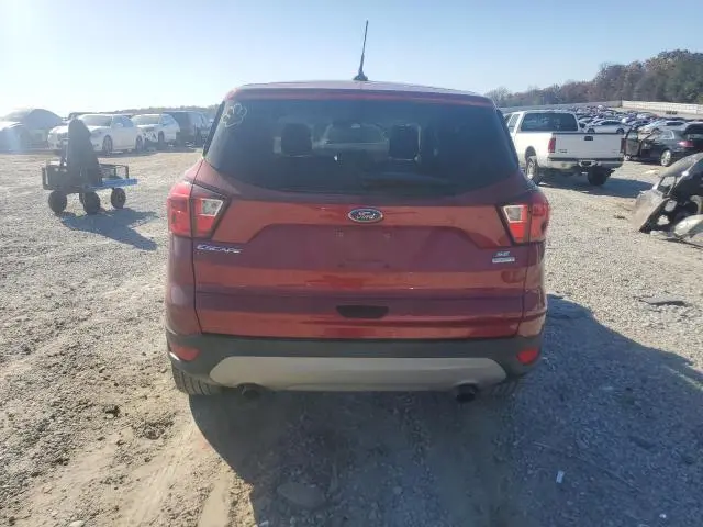 2019 FORD ESCAPE SE  