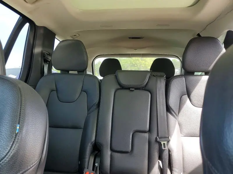 2020 VOLVO XC90 T6 MOMENTUM  