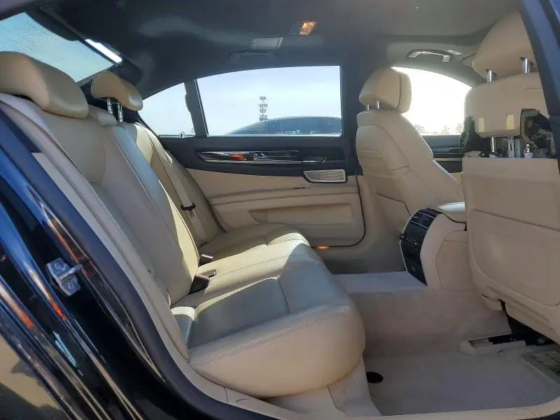 2013 BMW 750 LXI  