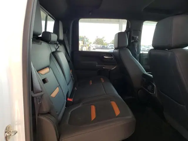 2023 GMC SIERRA K2500 AT4  