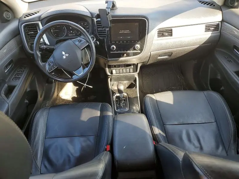 2020 MITSUBISHI OUTLANDER SE  