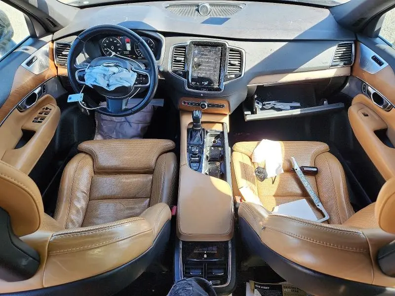 2018 VOLVO XC90 T6  