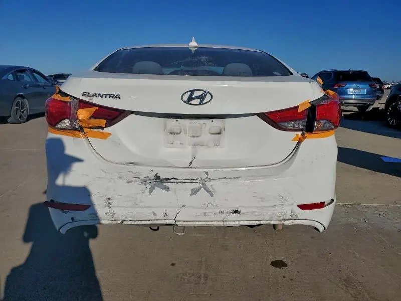 2016 HYUNDAI ELANTRA SE  