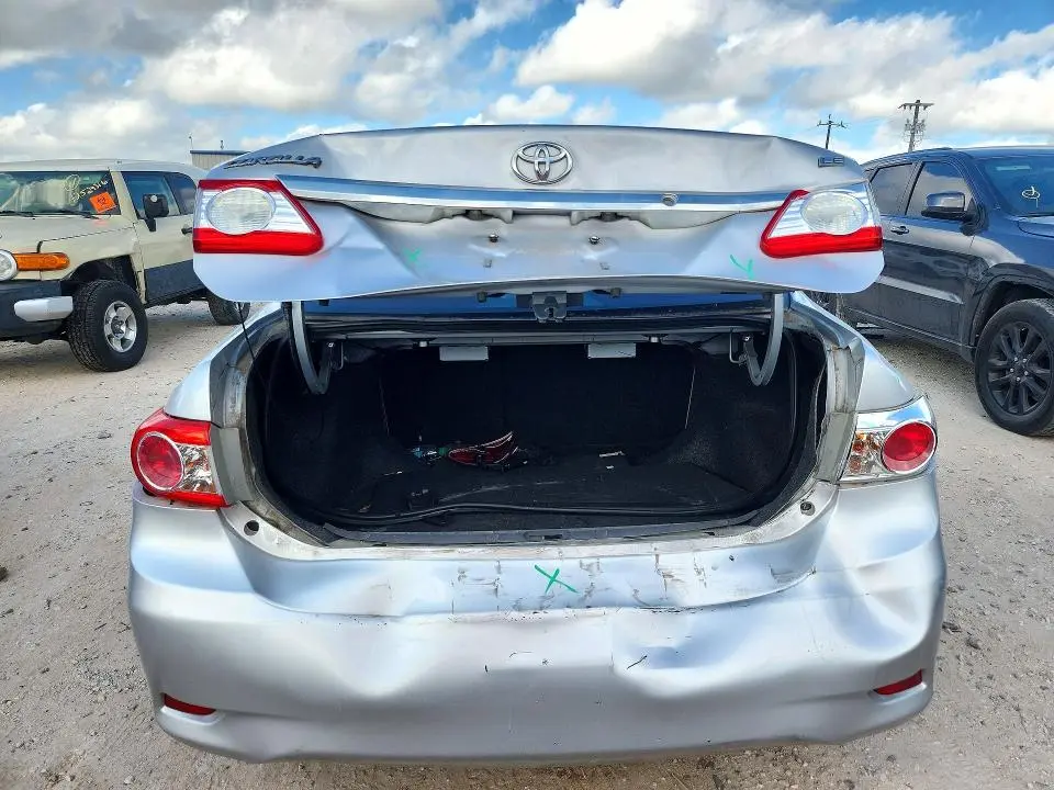 2011 TOYOTA COROLLA LE  