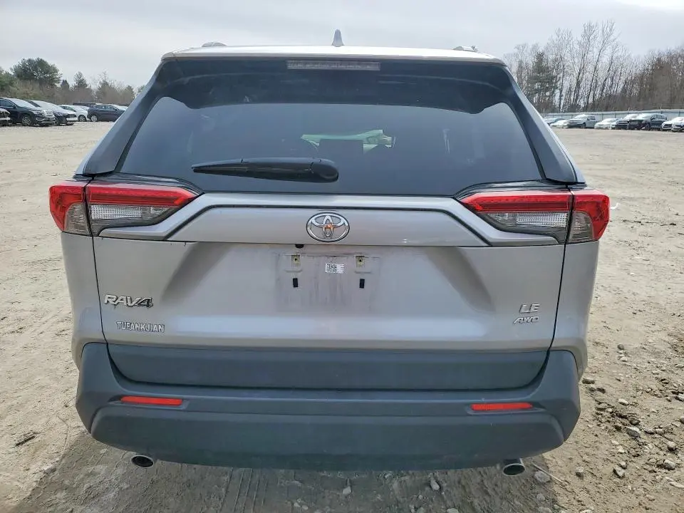 2019 TOYOTA RAV4 LE  