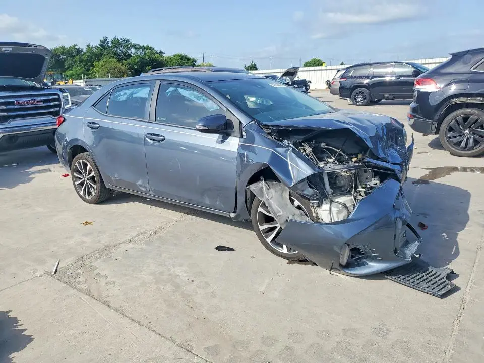 2017 TOYOTA COROLLA SE  