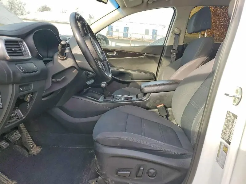 2017 KIA SORENTO LX  