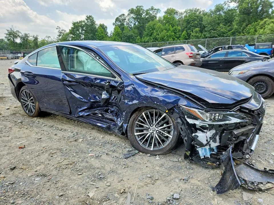 2025 LEXUS ES 300H BASE  