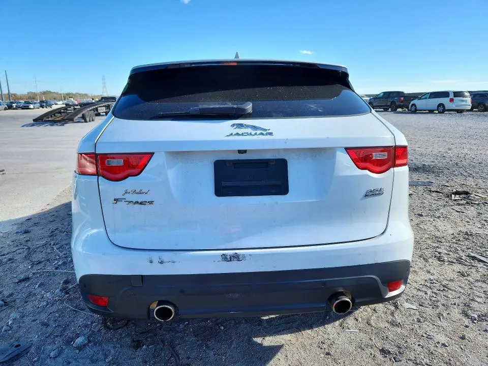 2017 JAGU F-PACE PRE   