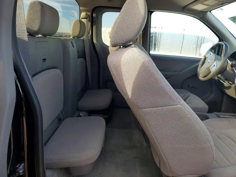 2017 NISSAN FRONTIER S  