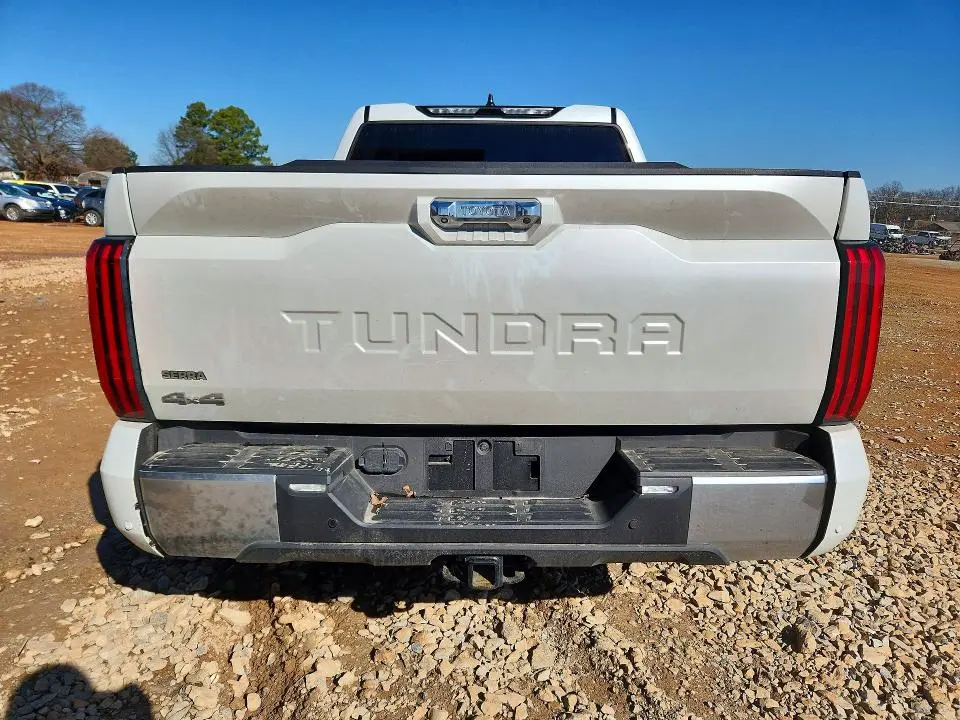 2025 TOYOTA TUNDRA CREWMAX LIMITED  