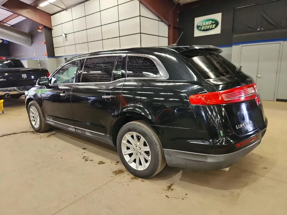 2014 LINCOLN MKT   