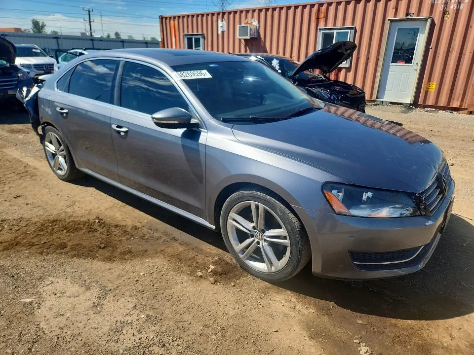 2012 VOLKSWAGEN PASSAT SE  