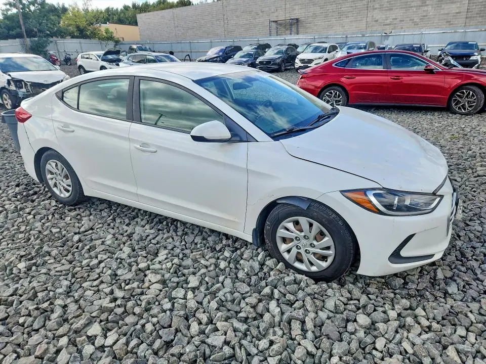 2018 HYUNDAI ELANTRA SE  