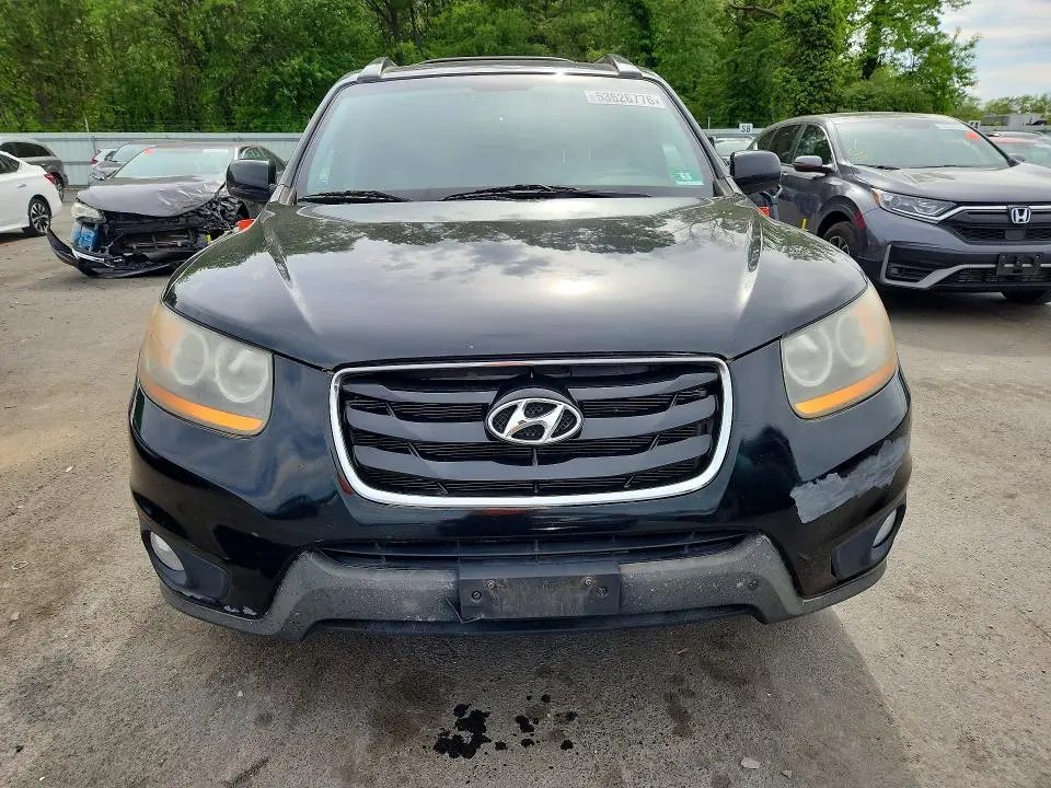 2011 HYUNDAI SANTA FE SE  
