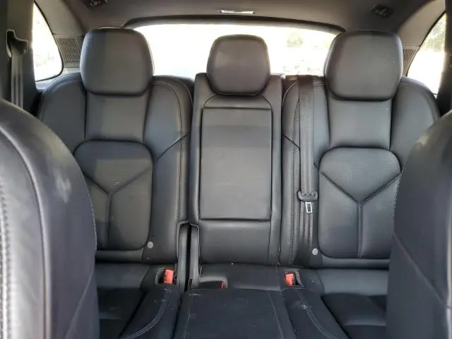 2016 PORSCHE CAYENNE S  