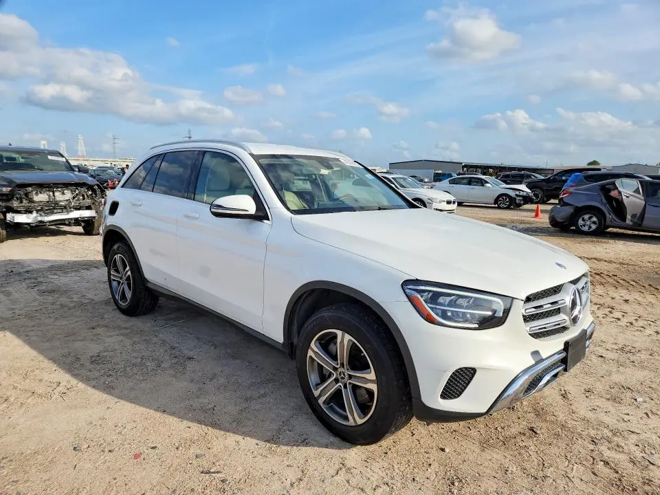 2020 MERCEDES-BENZ GLC 300  