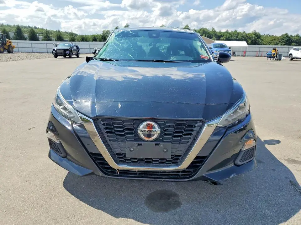 2021 NISSAN ALTIMA SR  