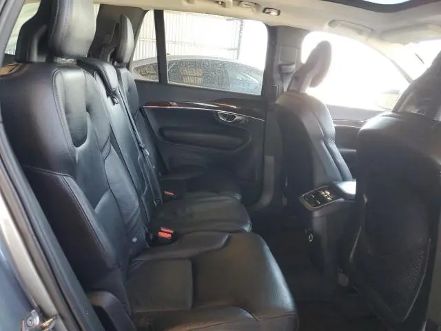 2016 VOLVO XC90 T6  