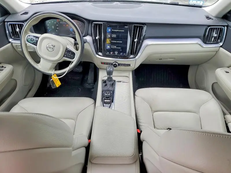 2020 VOLVO S60 T5 MOMENTUM  