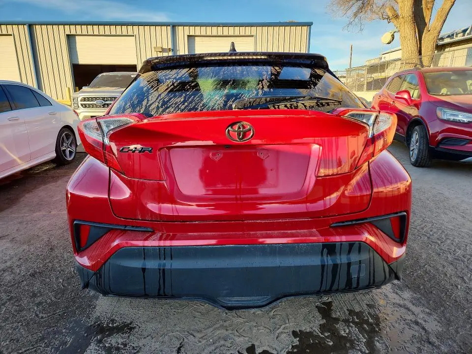 2021 TOYOTA C-HR XLE  