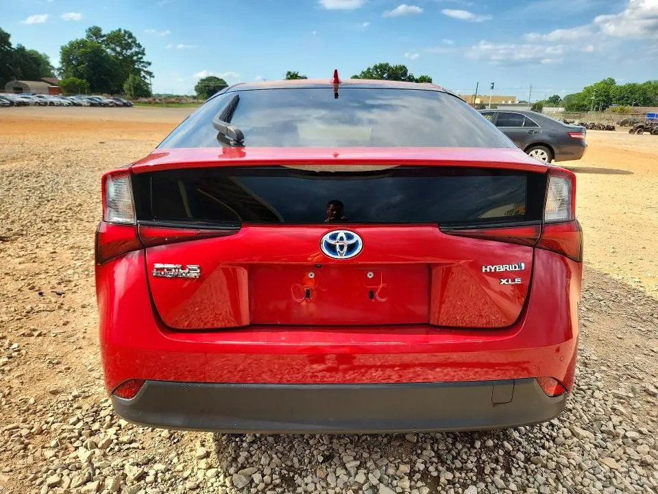 2019 TOYOTA PRIUS XLE  