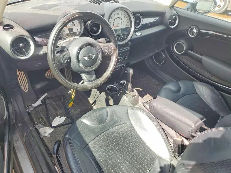 2011 MINI COOPER   