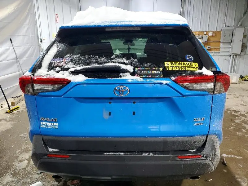 2019 TOYOTA RAV4 XLE  