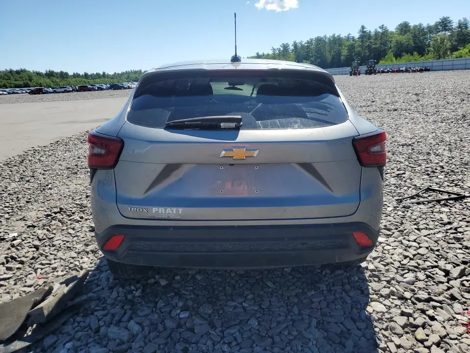 2024 CHEVROLET TRAX LS  