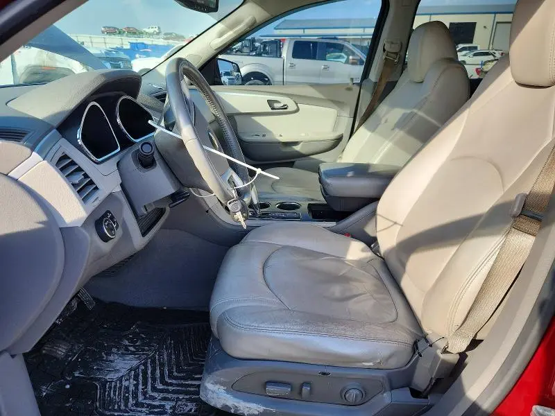 2011 CHEVROLET TRAVERSE LT  