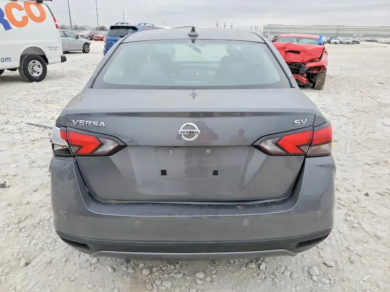 2021 NISSAN VERSA SV  