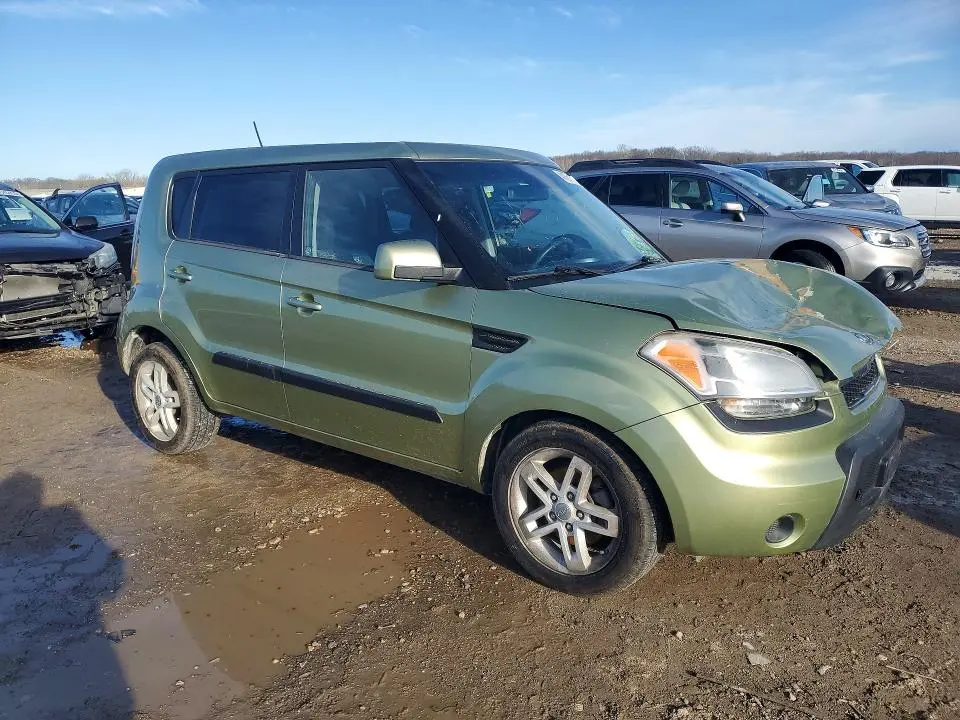 2011 KIA SOUL +  