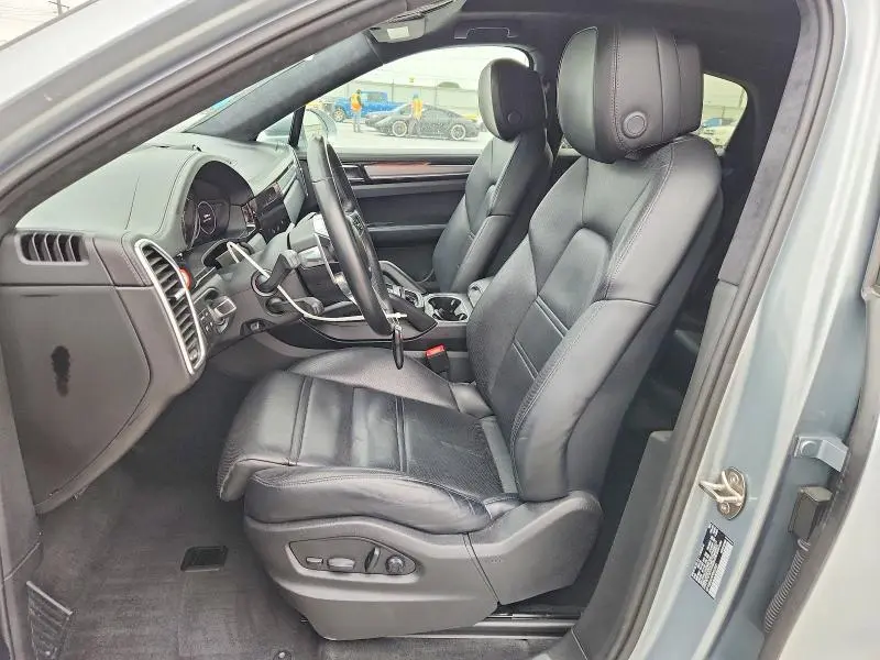 2023 PORSCHE CAYENNE GTS COUPE  