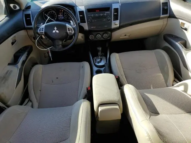2011 MITSUBISHI OUTLANDER SE  
