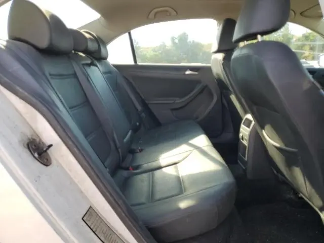 2012 VOLKSWAGEN JETTA SE  