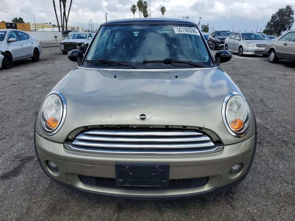 2010 MINI COOPER   