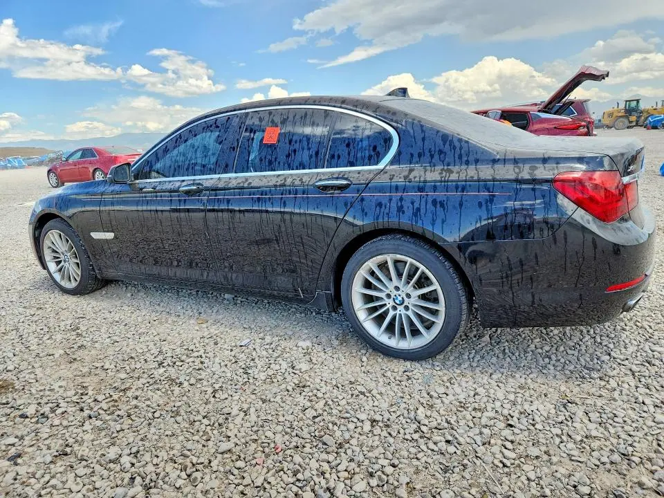 2013 BMW 750 XI  