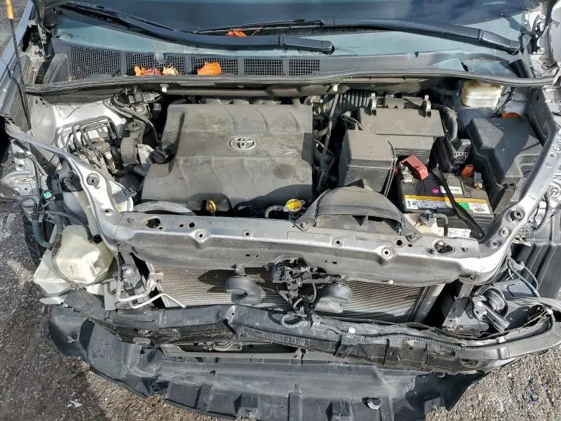 2015 TOYOTA SIENNA XLE  