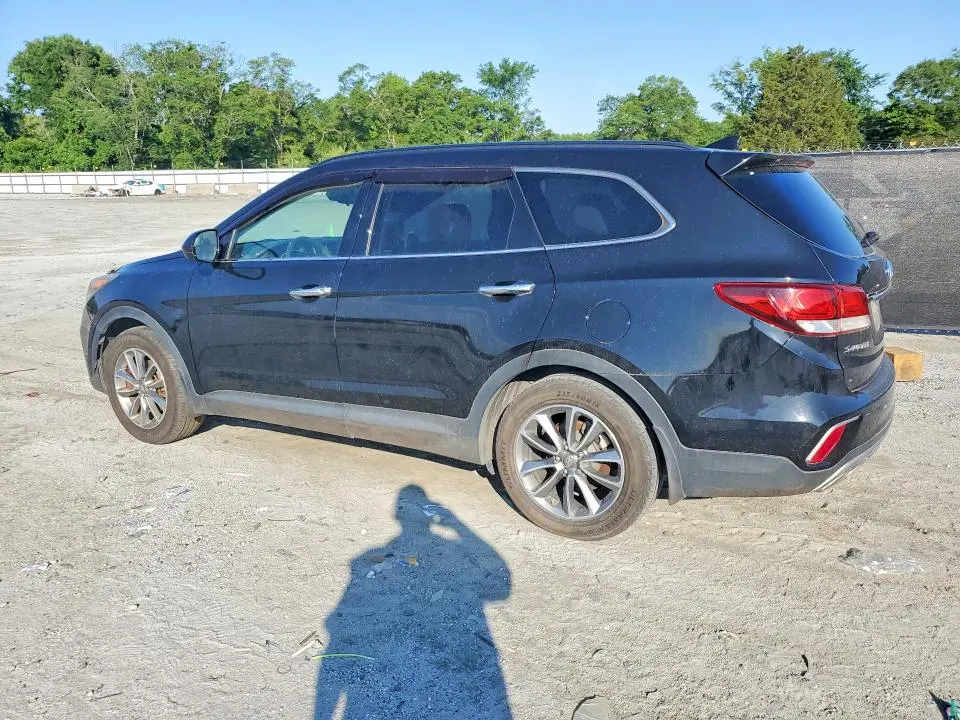 2018 HYUNDAI SANTA FE SE  