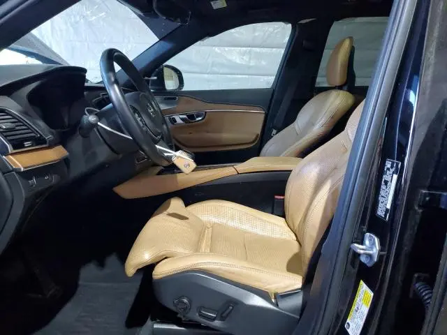 2016 VOLVO XC90 T6