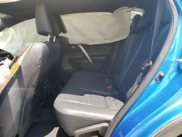 2018 TOYOTA RAV4 SE  