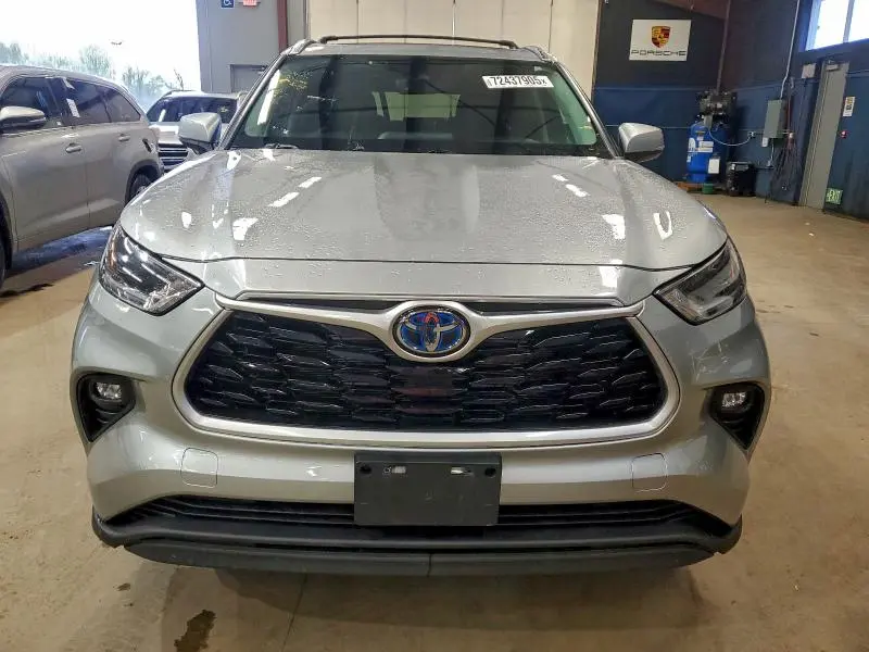 2021 TOYOTA HIGHLANDER HYBRID XLE  