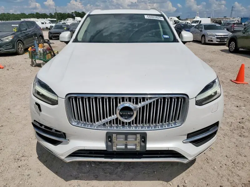 2017 VOLVO XC90 T6  