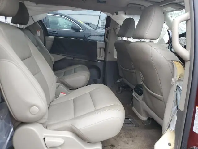 2018 TOYOTA SIENNA XLE  