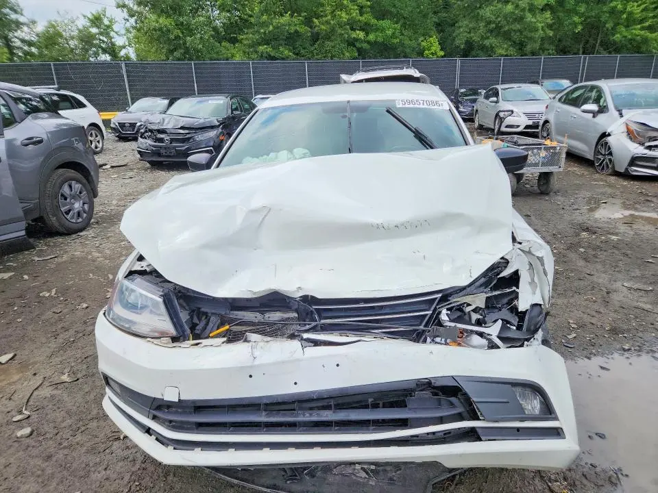 2016 VOLKSWAGEN JETTA SPORT  