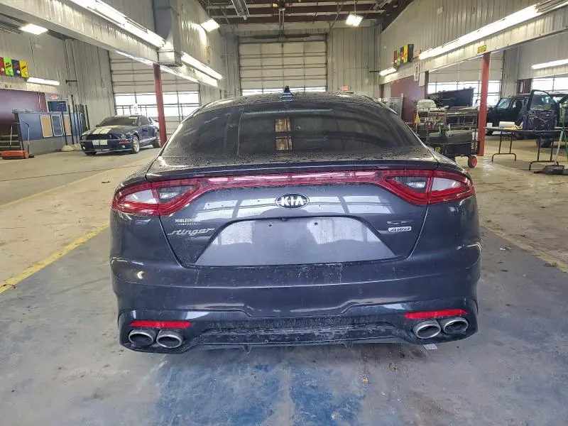 2018 KIA STINGER GT2  
