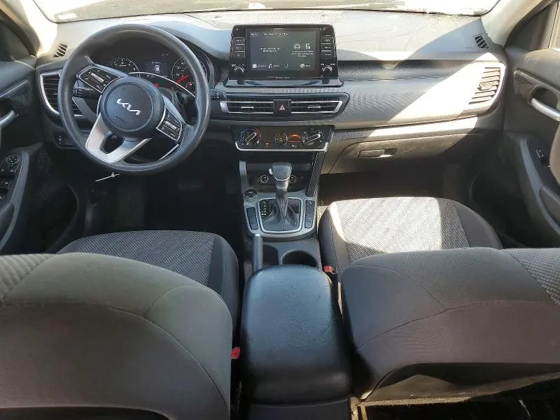 2022 KIA SELTOS LX  